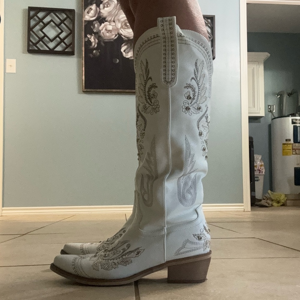 White Embroidered Western Heeled Boots - Women